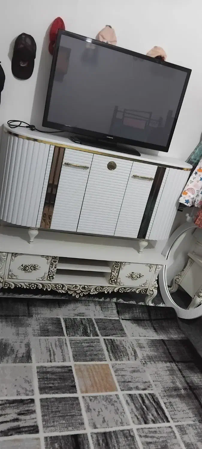 تلوزیون.آینه کنسول نو|تلویزیون و پروژکتور|هشتگرد, شهرک بعثت|دیوار