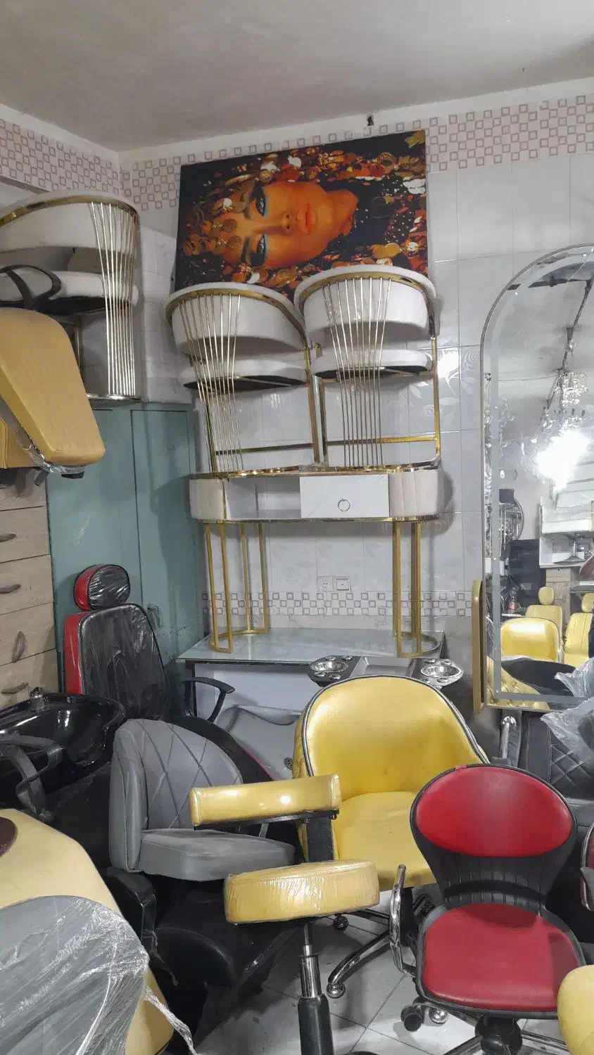 میز ناخن    صندلی|آرایشگاه و سالن‌های زیبایی|تبریز, |دیوار