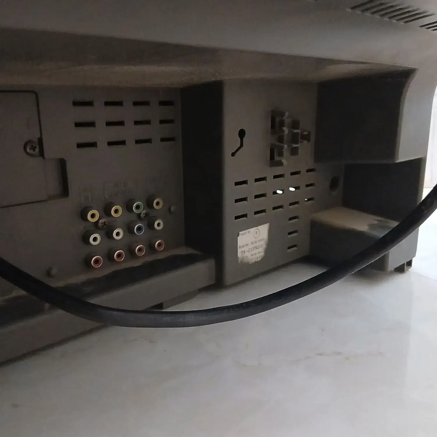 تلویزیون قدیمی پاناسونیک ۲۱ اینچ سالم و در حد|تلویزیون و پروژکتور|کرج, فاز ۱ مهرشهر|دیوار