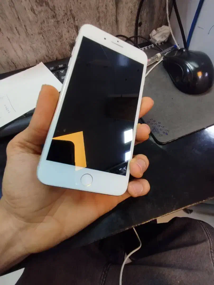 ایفون 8 پلاس|موبایل|قرچک, باقرآباد|دیوار