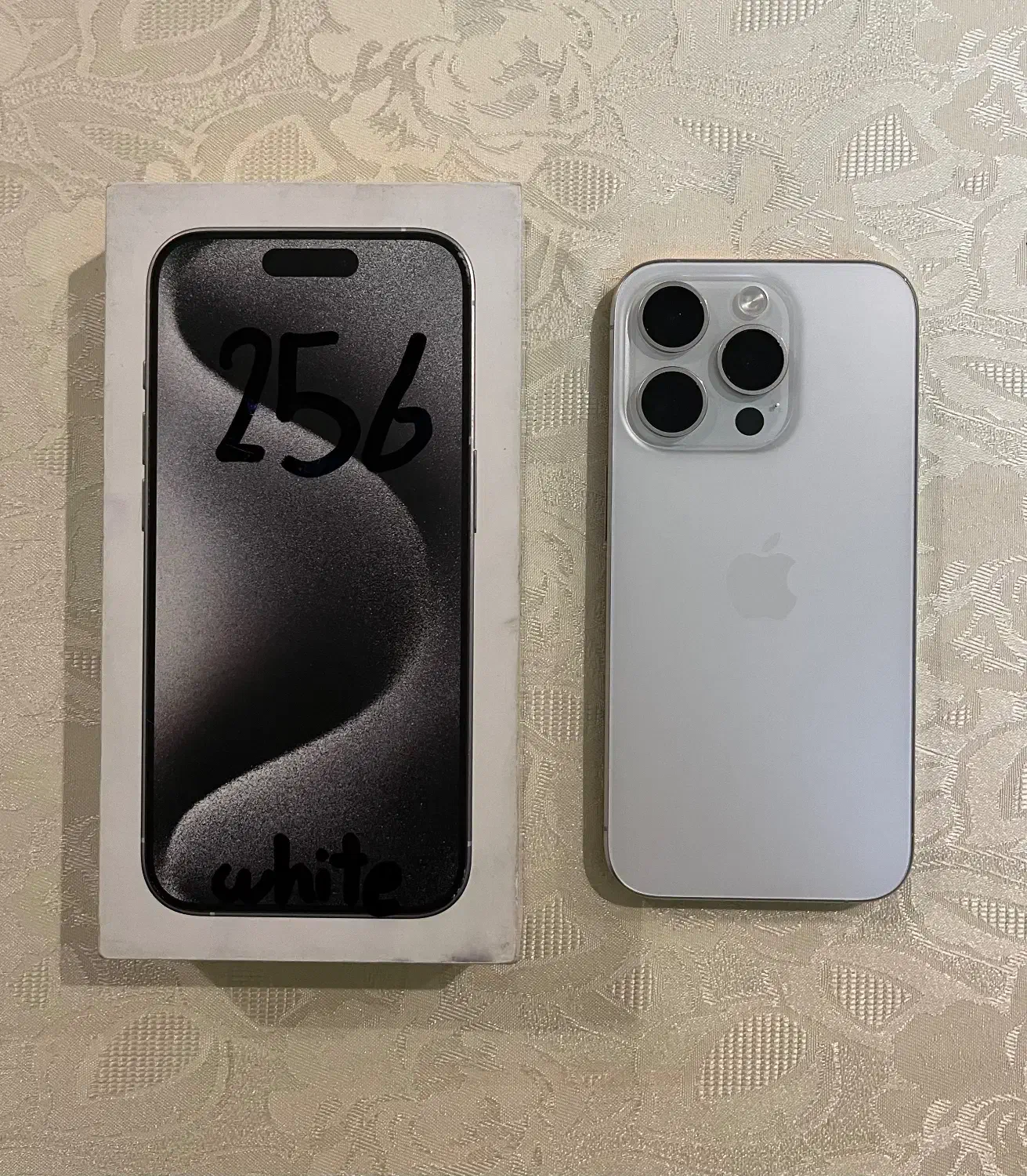 گوشی ایفون 15pro white 256 ZAA 100% بدون نقطه و خط|موبایل|تهران, پاسداران|دیوار