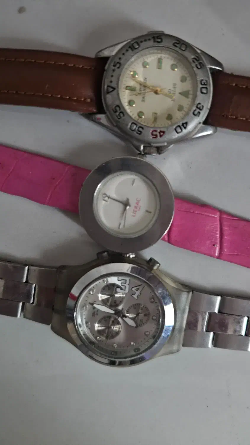 استفاده از قطعات ساعت های قدیمی|ساعت|رشت, فرودگاه سردار جنگل رشت|دیوار