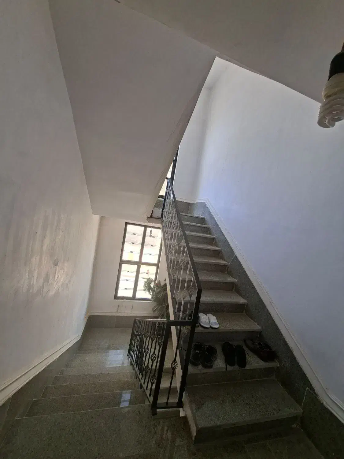 دوطبقه دربست دونبش مولانا 3|فروش خانه و ویلا|صدرا-فارس, فاز ۱|دیوار