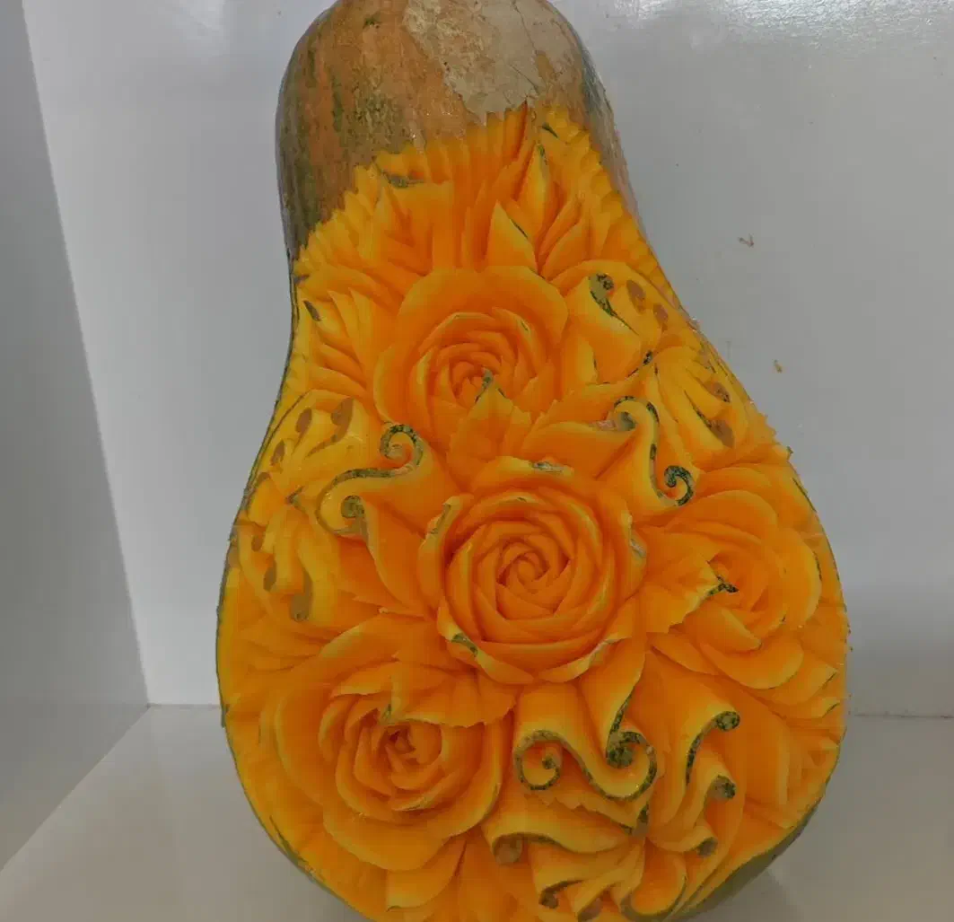 میوه آرایی وحکاکی هندوانه وکدو|خدمات پذیرایی، مراسم|اصفهان, برزان|دیوار