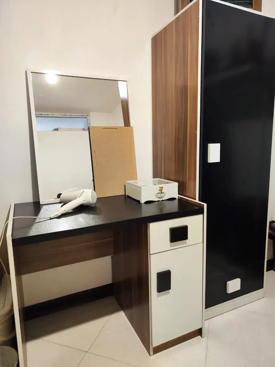 کمد و میز تحریر|میز تحریر و کامپیوتر|مبارکه, |دیوار