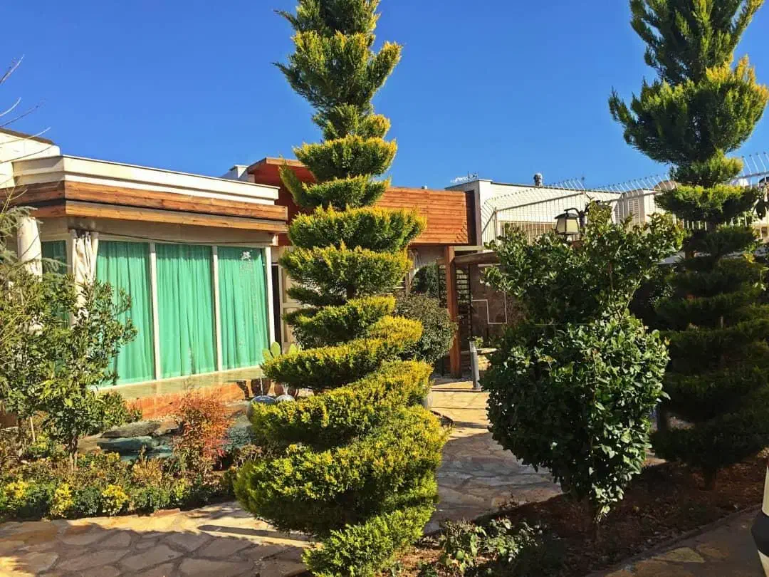 مغازه ۲۵ متری اول خیابان مردانی حسینی جدید|اجارهٔ مغازه و غرفه|شیراز, دباغ خانه|دیوار