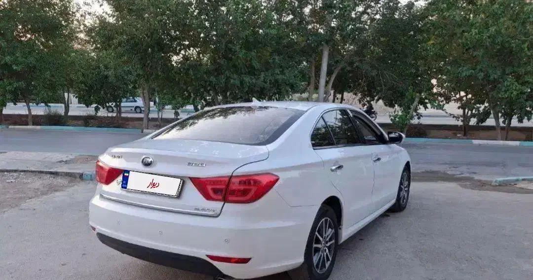 لیفان۸۲۰|خودرو سواری و وانت|خمینیشهر, |دیوار