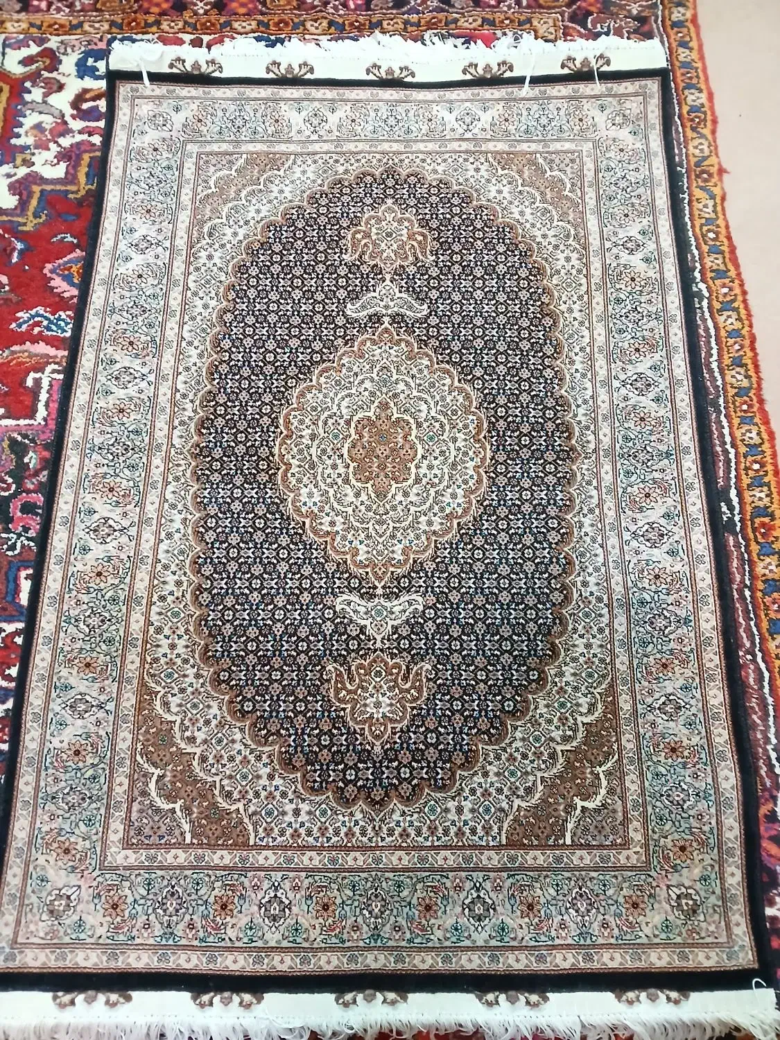 فرش دستبافت ماهی|فرش|تبریز, |دیوار