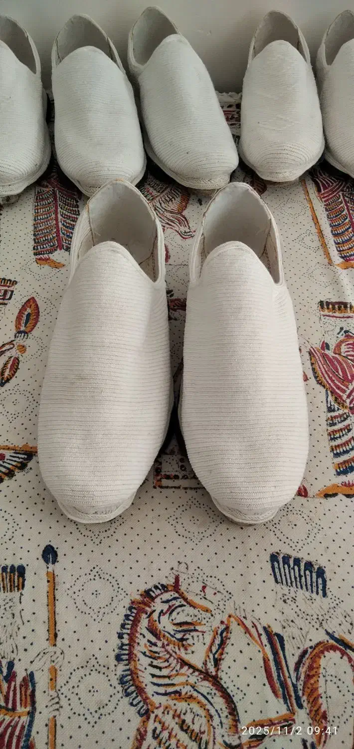 گیوه (شهری)|کیف، کفش، کمربند|اصفهان, هفتون|دیوار