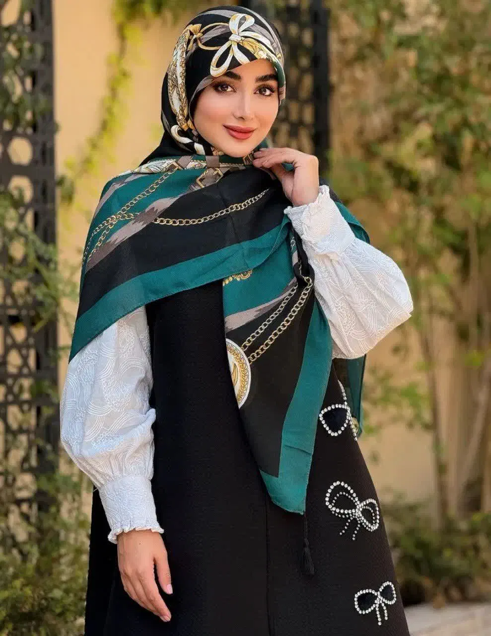 روسری که توی هر رنگش می‌درخشی|لباس|بوشهر, |دیوار