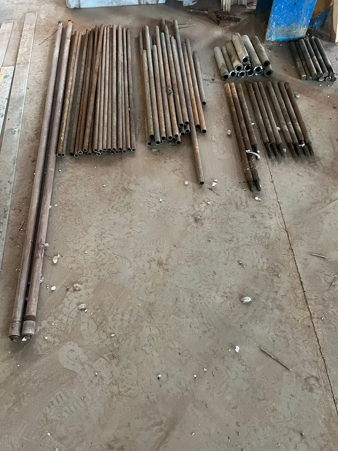 فروش مقداری لوله و شافت|ماشین‌آلات صنعتی|نمین, |دیوار