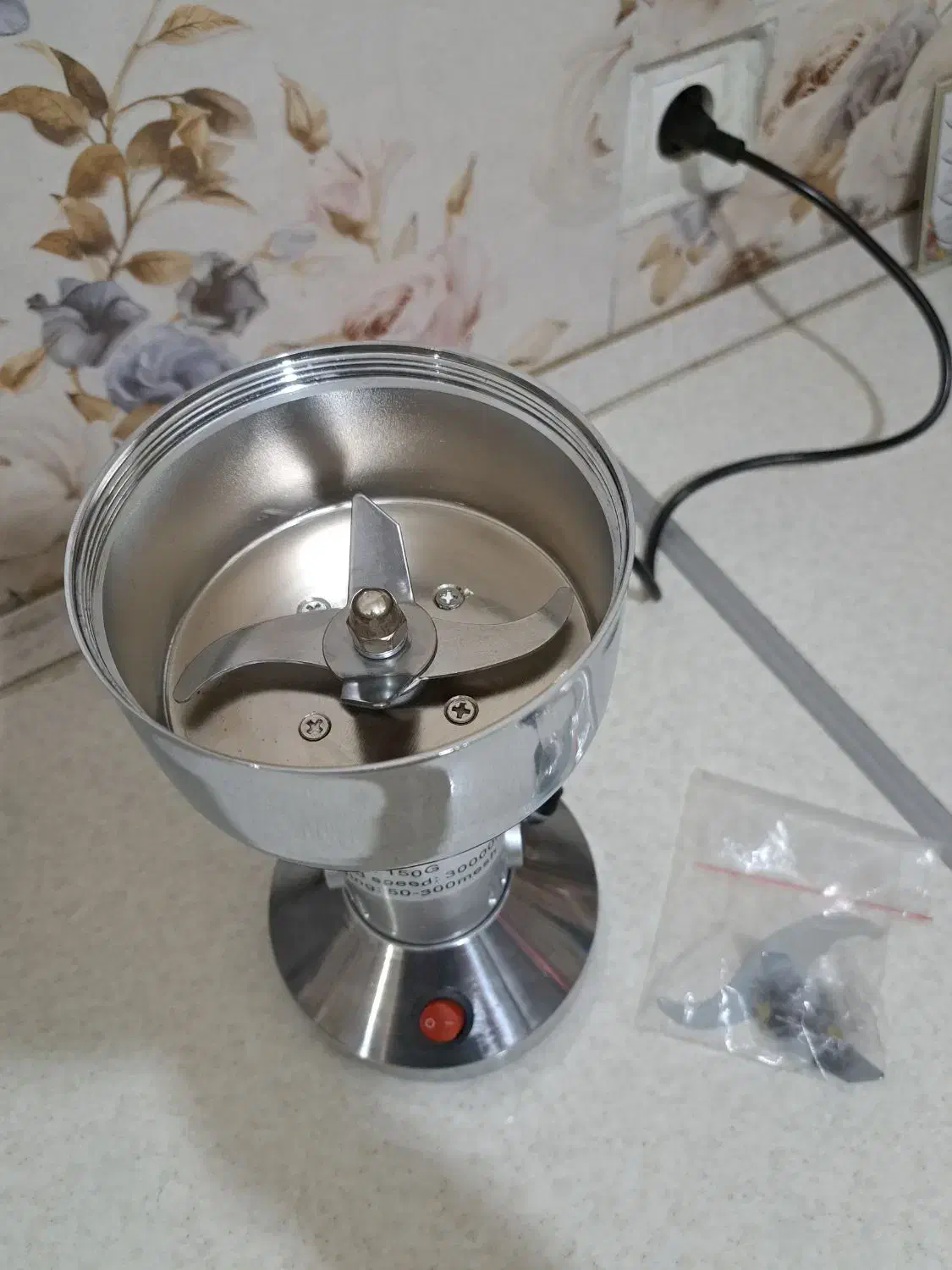 آسیاب خیلی قوی|خردکن، آسیاب، غذاساز|آمل, |دیوار