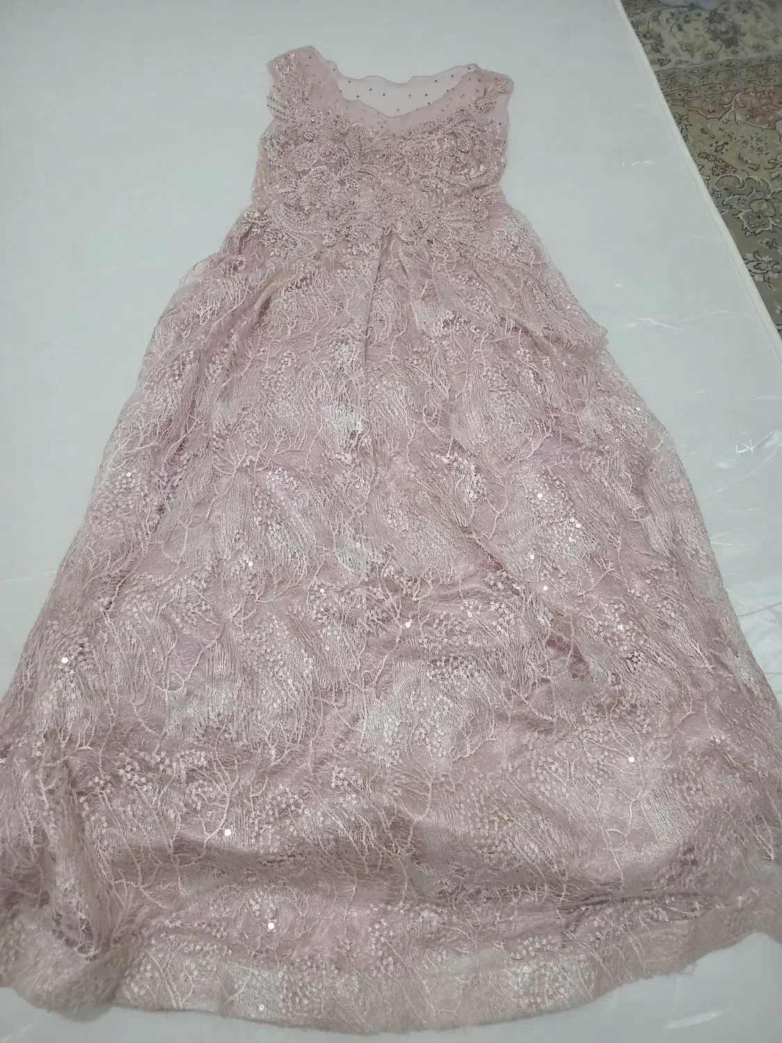 دو دست لباس مجلسی|لباس|تربت‌حیدریه, منصوریه|دیوار