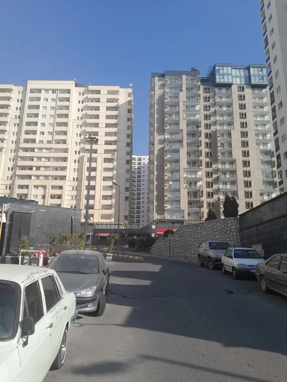 (مشارکت) زمین یا ملک کلنگی خود را به ما بسپارید|مشارکت در ساخت املاک|بروجرد, |دیوار