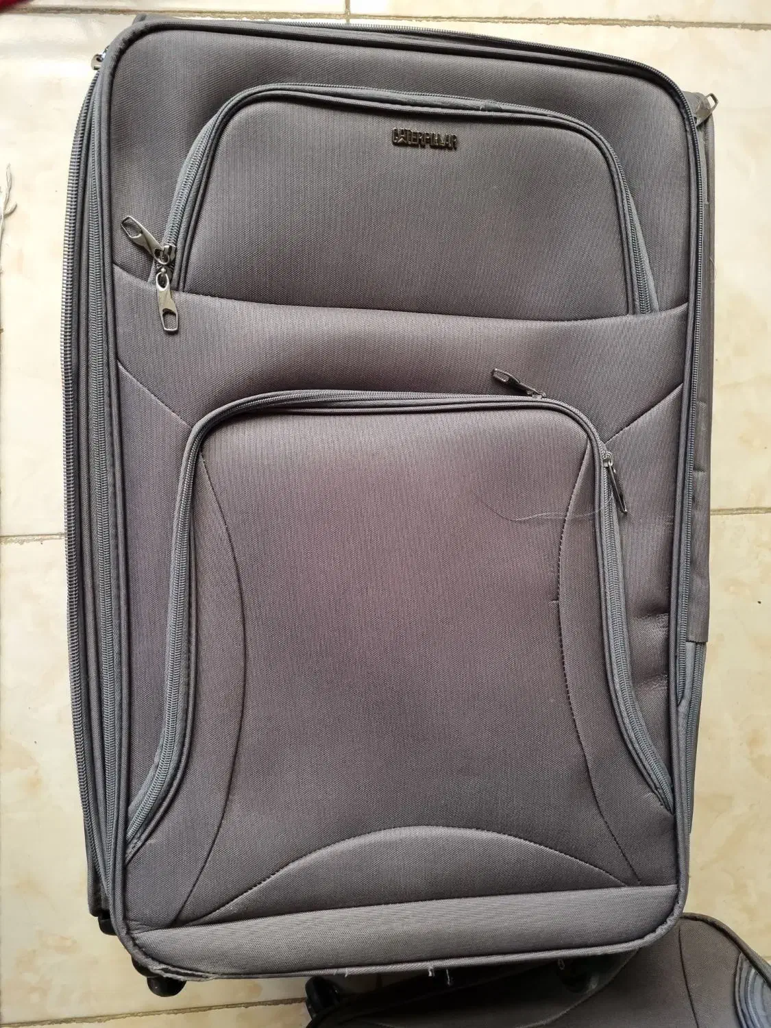 چمدان مسافرتی بزرگ|کیف، کفش، کمربند|اسلام‌شهر, شهرک مفیدی|دیوار