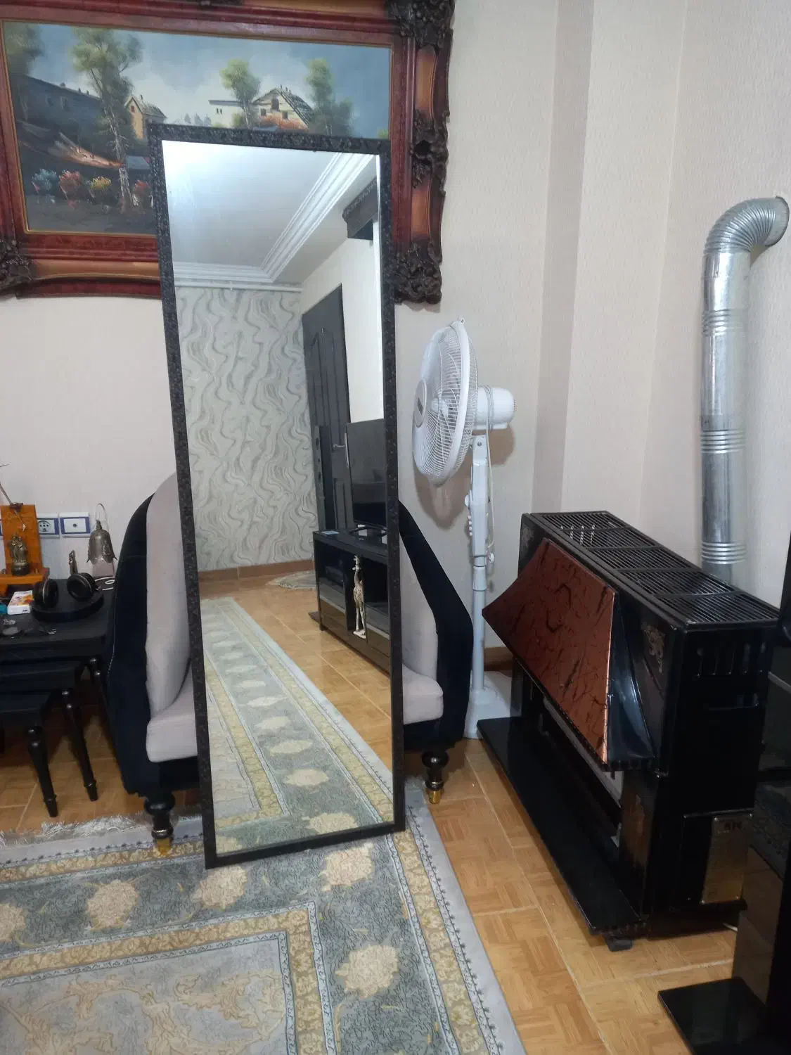 یک آینه شیک وزیبا قیمت ۱۱۰۰۰۰۰تومان|آینه|رشت, شهرک شهید عباسپور|دیوار