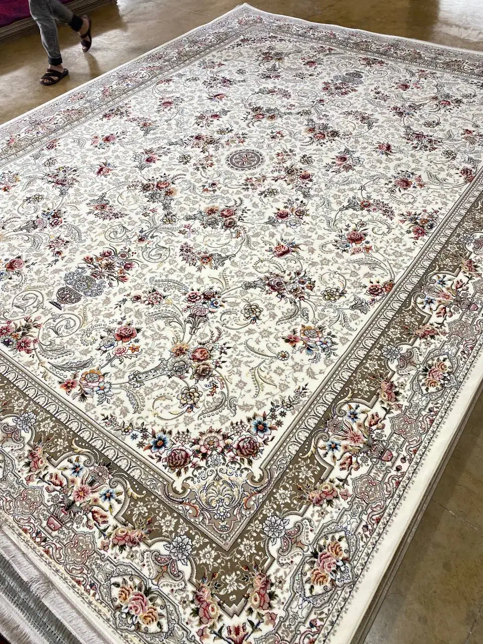 فرش ۷۰۰شانه کرم **|فرش|قم, حاج خلیل|دیوار