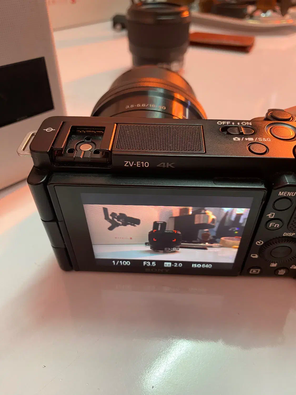 دوربین سونی zve10 باتری و لنز ۵۰ اضاف|دوربین عکاسی و فیلمبرداری|بوشهر, |دیوار