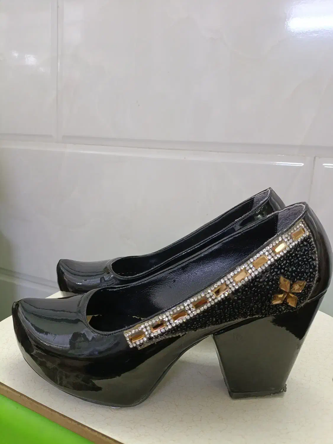 کفش زنانه،پسرانه،کتونی،نیم بوت،کفش اسکیچررنونو|کیف، کفش، کمربند|قم, کیوانفر|دیوار