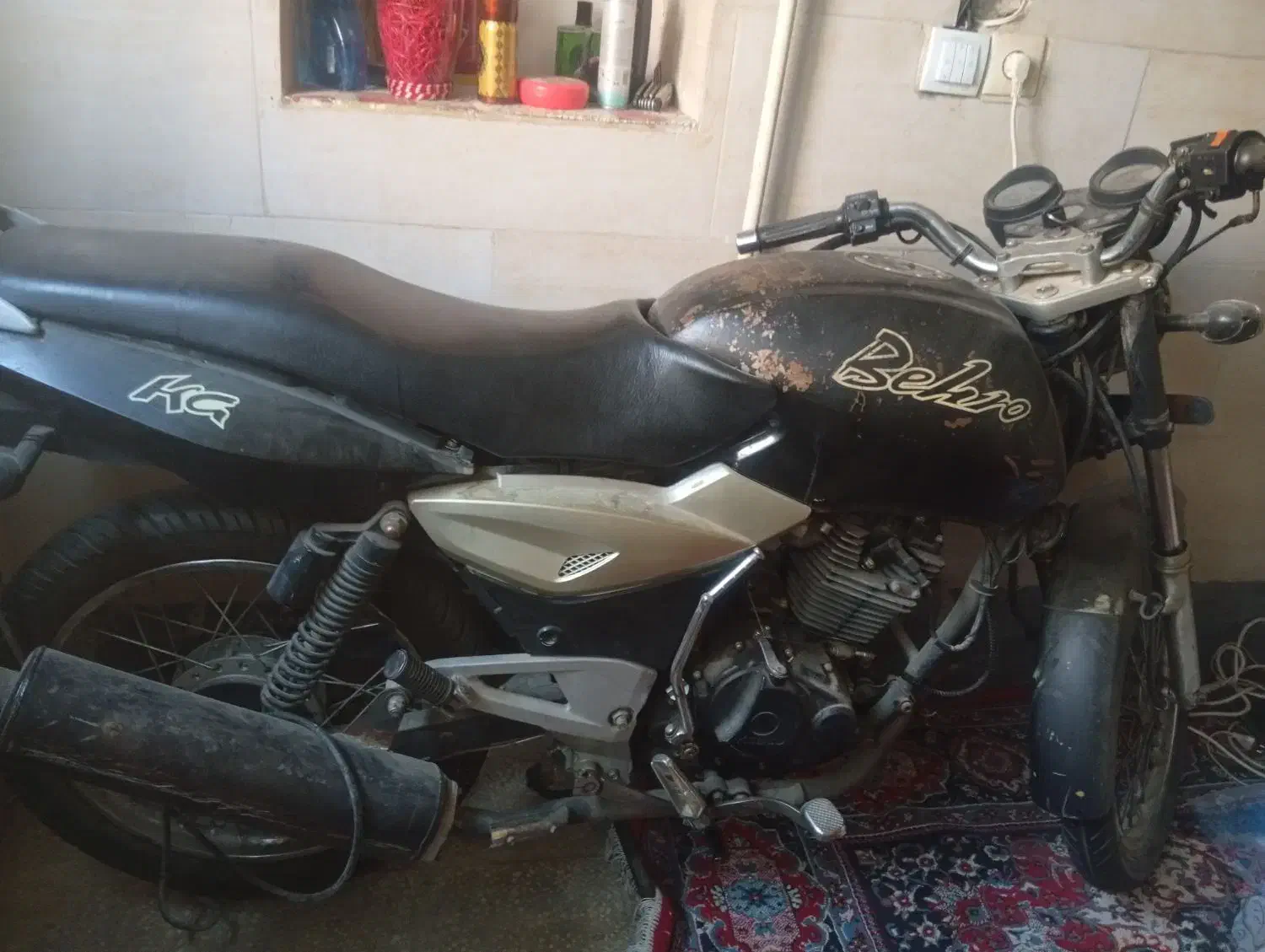 موتور|موتورسیکلت|شیراز, کوشک میدان|دیوار