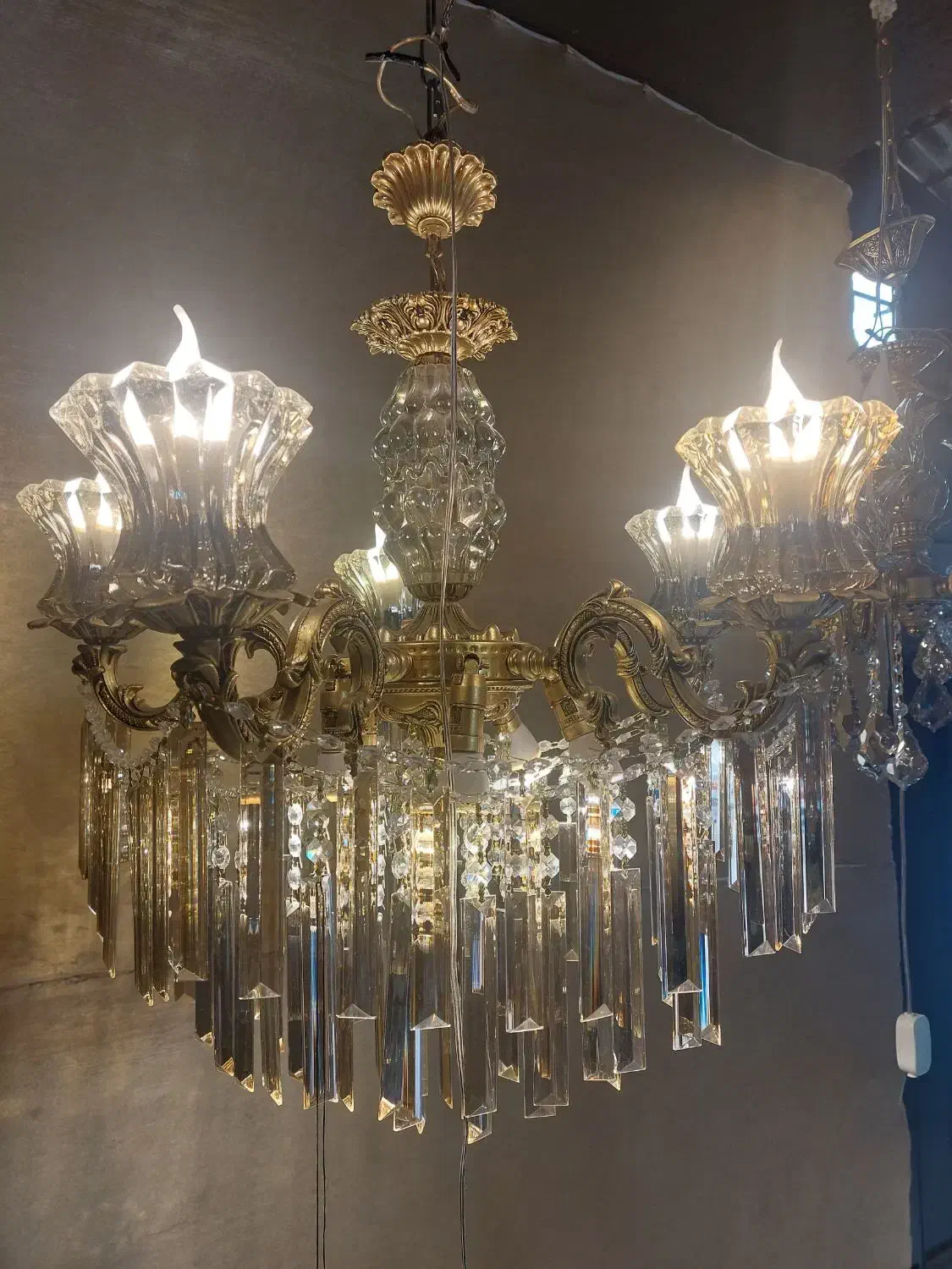 لوستر اقتصادی|لوستر و چراغ آویز|اصفهان, کوجان|دیوار