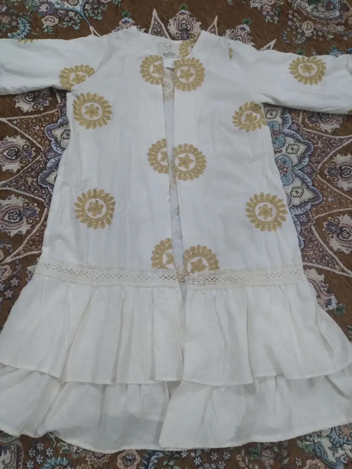 تعدادی لباس|لباس|زابل, |دیوار