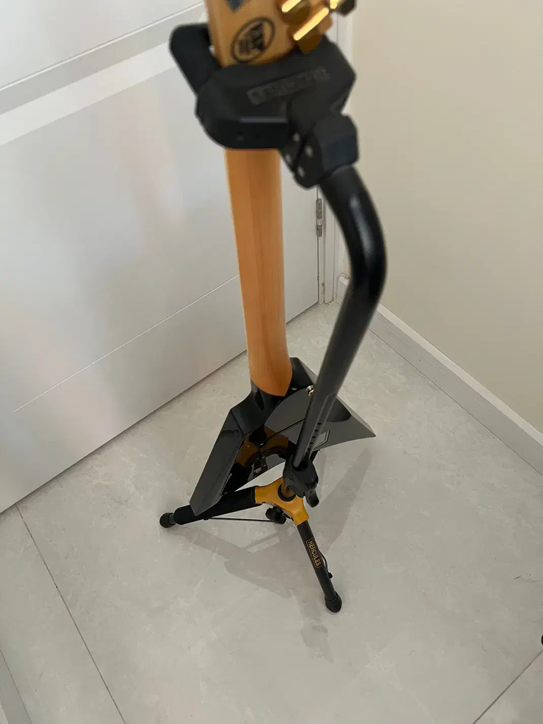 پایه گیتار هرکولس|گیتار، بیس، امپلیفایر|تهران, مهران (سیدخندان)|دیوار