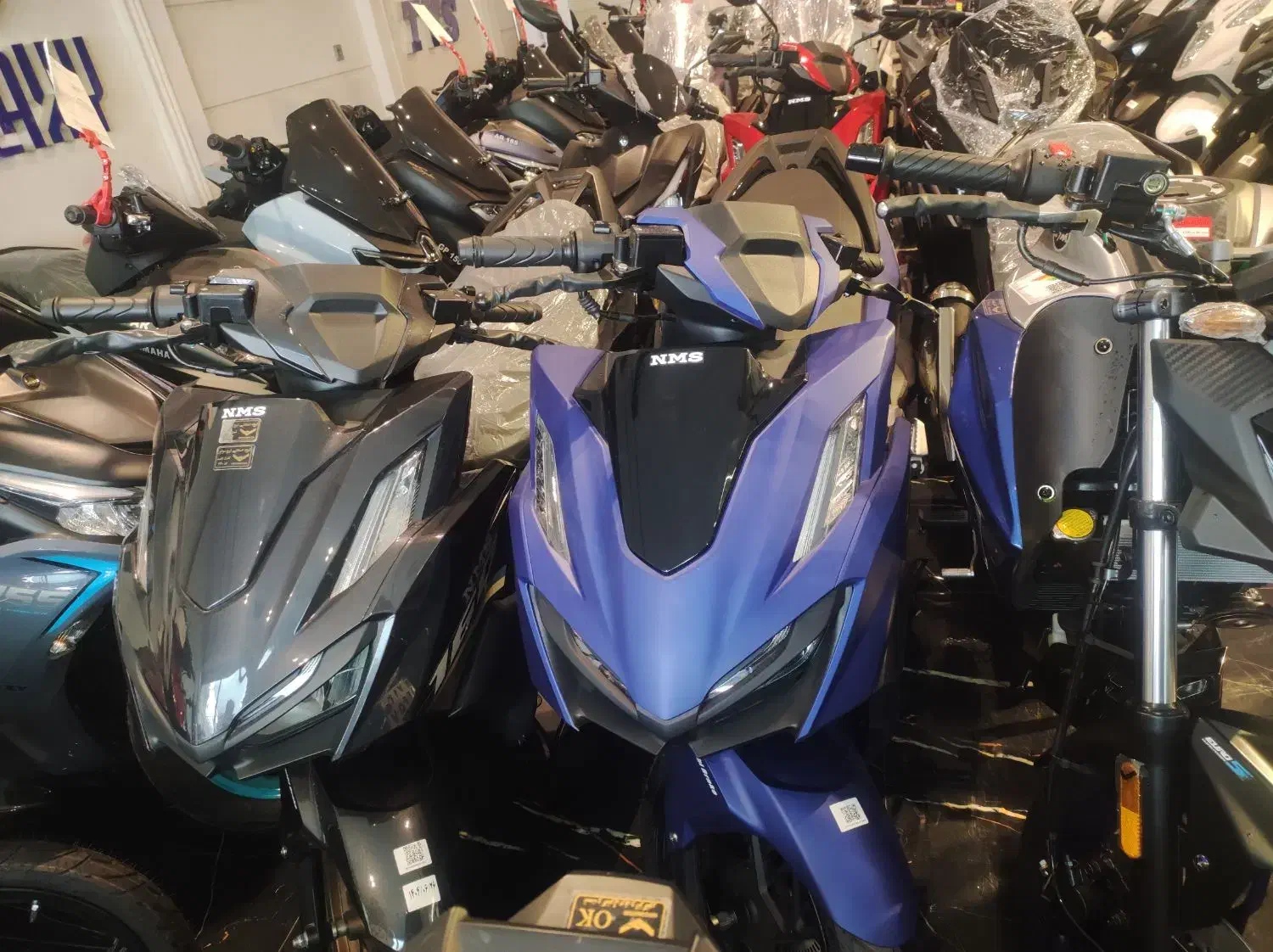 cl 160|موتورسیکلت|شیراز, شیشه‌گری|دیوار