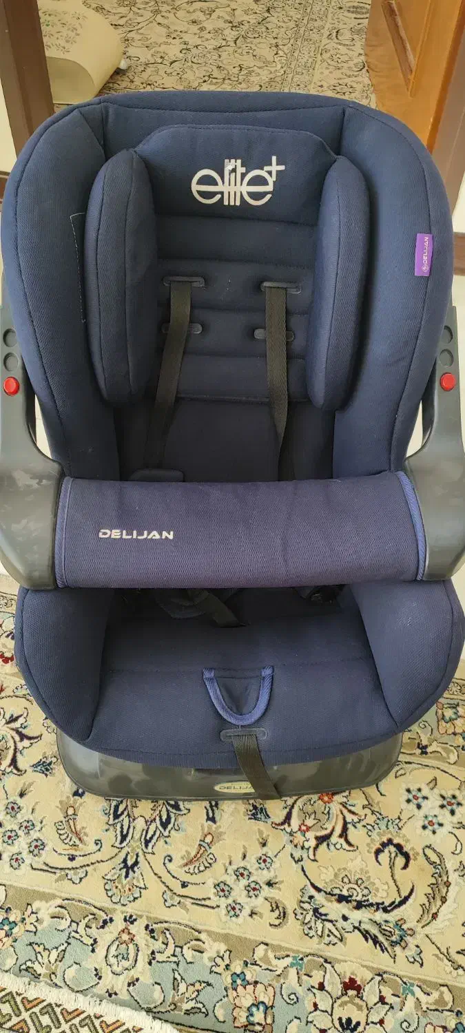 صندلی کودک|تخت و صندلی بچه|اصفهان, شهریار|دیوار