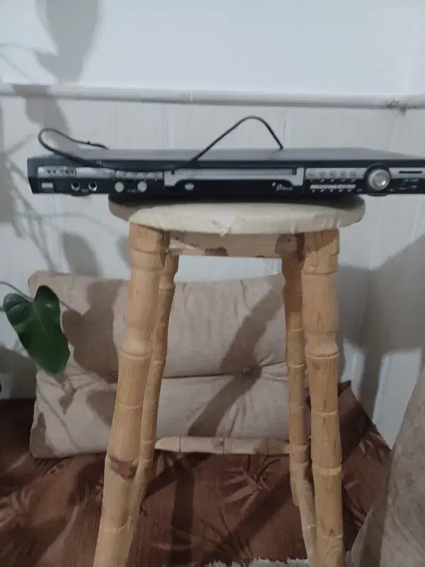 دی وی دی|پخش‌کننده DVD و ویدیو|نیشابور, میدان حافظ|دیوار