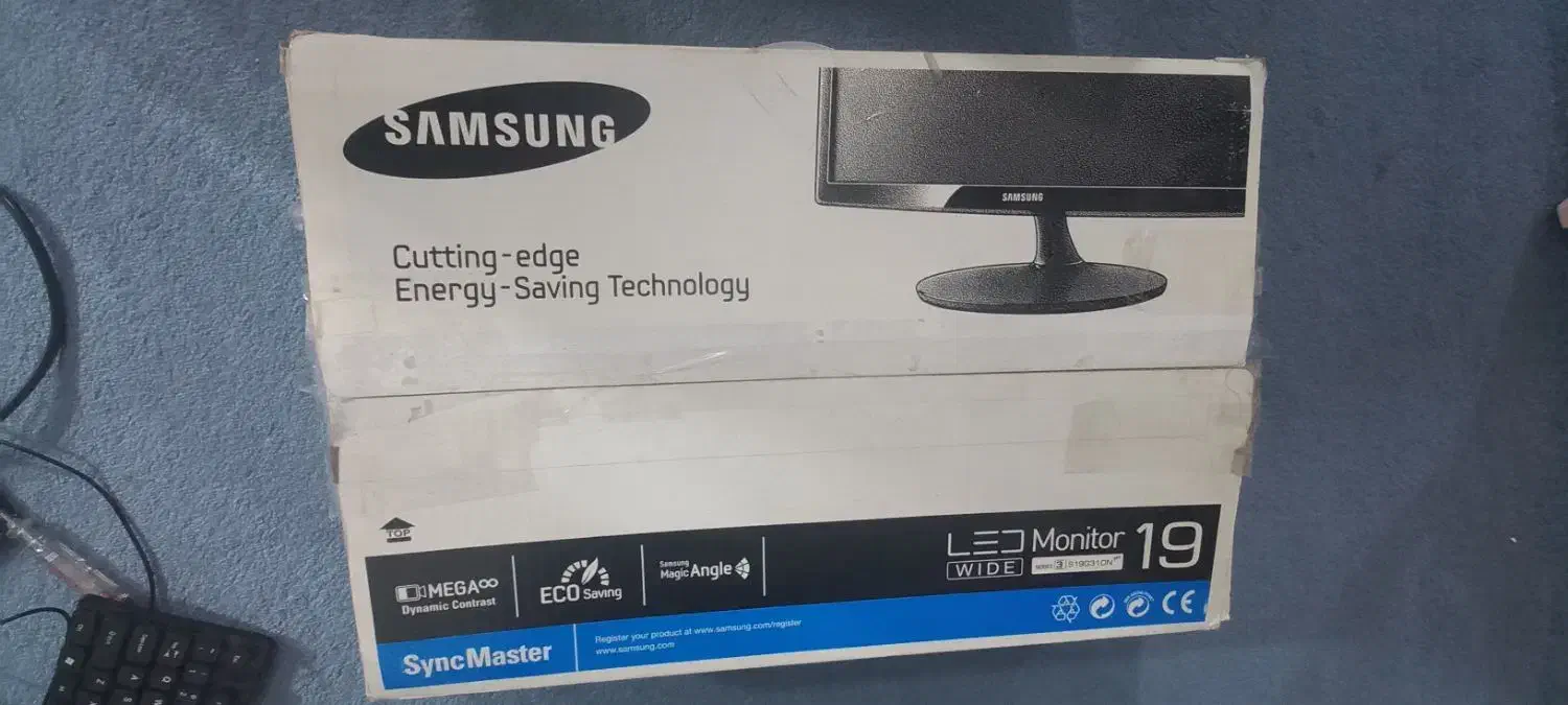مانیتور LED سامسونگ 19 با کارتون و متعلقات|قطعات و لوازم جانبی رایانه|تهران, افسریه شمالی|دیوار