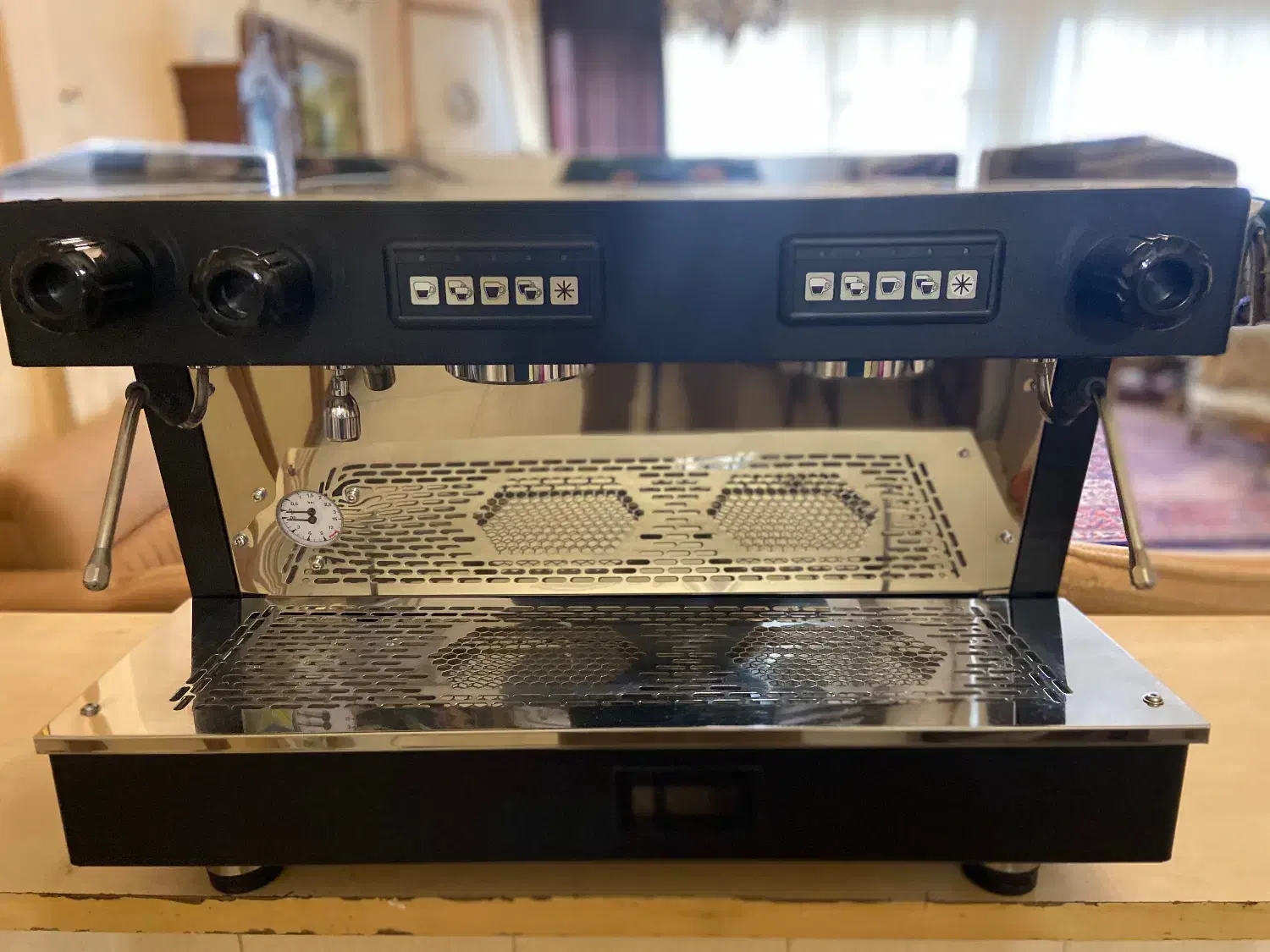 conti2017|کافی‌شاپ و رستوران|اراک, |دیوار