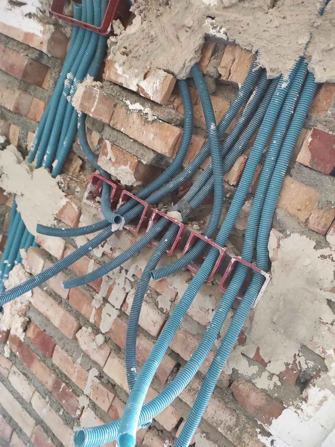 برقکاری(سیم کشی)ساختمان پذیرفته میشود|خدمات پیشه و مهارت|مشگین شهر, |دیوار