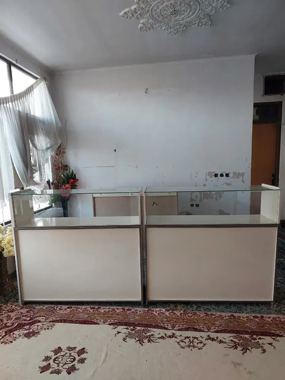 فروش دو عدد ویترین و دوعدد قفسه دیواری|فروشگاه و مغازه|سمنان, |دیوار