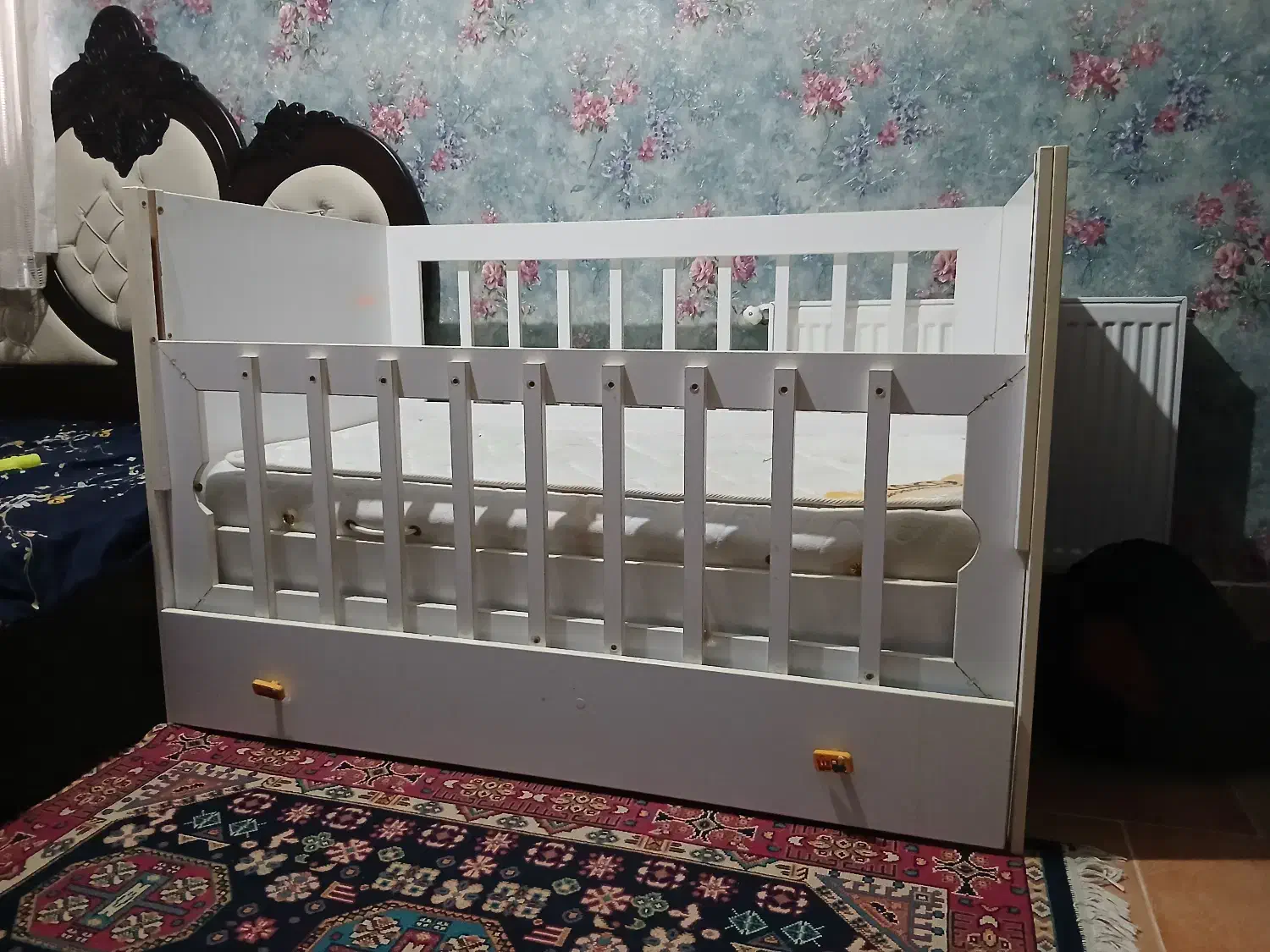 تخت کودک همراه با تشک|تخت و صندلی بچه|کردکوی, |دیوار