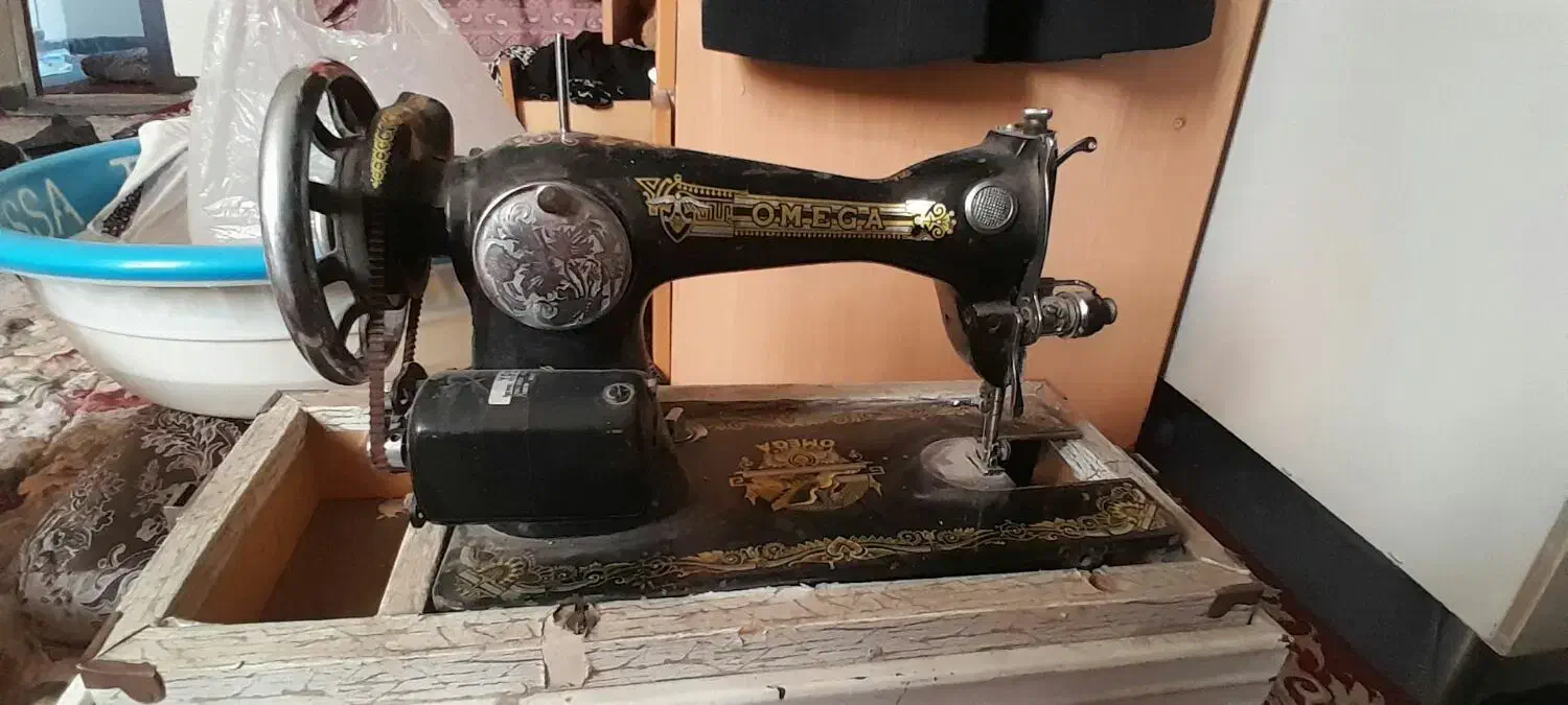 چرخ خیاطی قدیمی|چرخ خیاطی و ریسندگی|اسکو, |دیوار