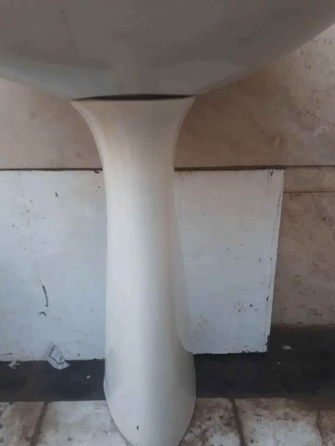 روشویی سالم به همراه پایه مناسب باغ و....|لوازم سرویس بهداشتی|نجفآباد, باغ ملی|دیوار