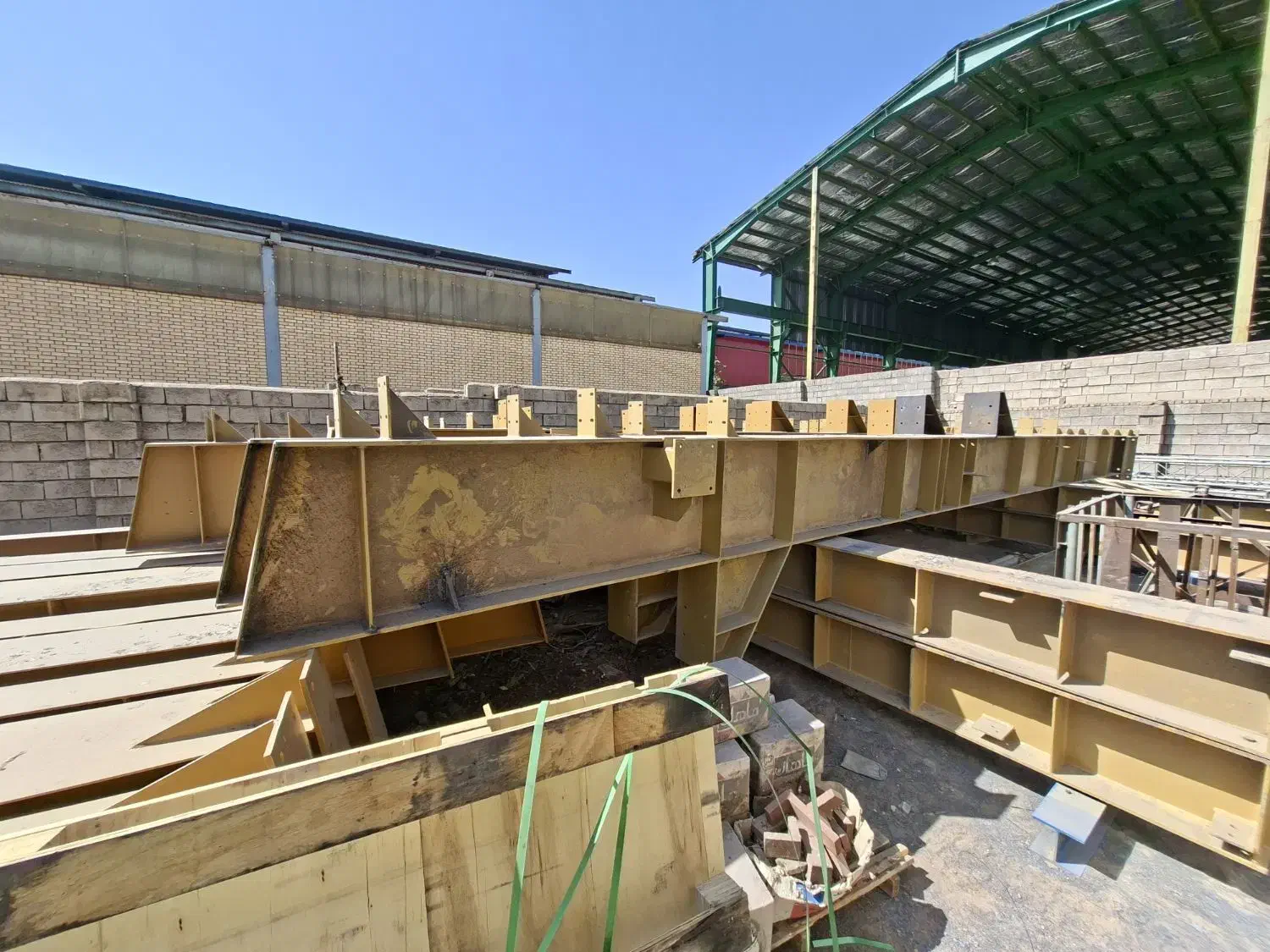 تیر آهن اسکلت ویلا ساختمان سوله  تیر و پل جرثقیل|مصالح و تجهیزات ساختمان|تیران, |دیوار