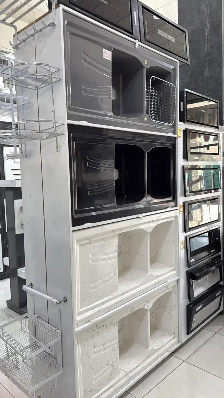 اگهی استخدام نیرو اقا و حسابدار خانم در فروشگاه|استخدام بازاریابی و فروش|مرودشت, ژیان|دیوار