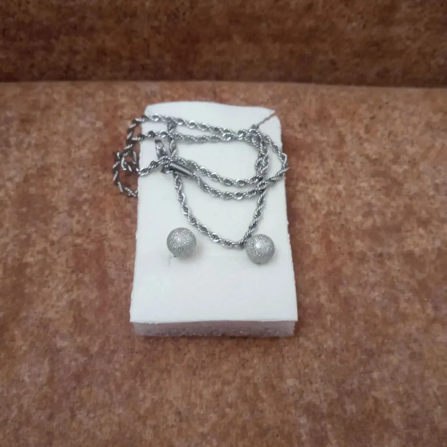 زنجیر وگوشواره میخی استیل رنگ ثابت نو|بدلیجات|اردبیل, |دیوار