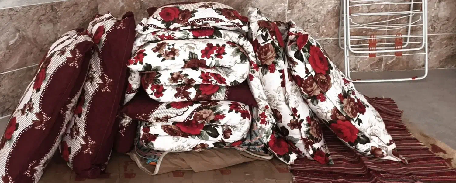 لحاف و تشک|رختخواب، بالش، پتو|سرعین, |دیوار