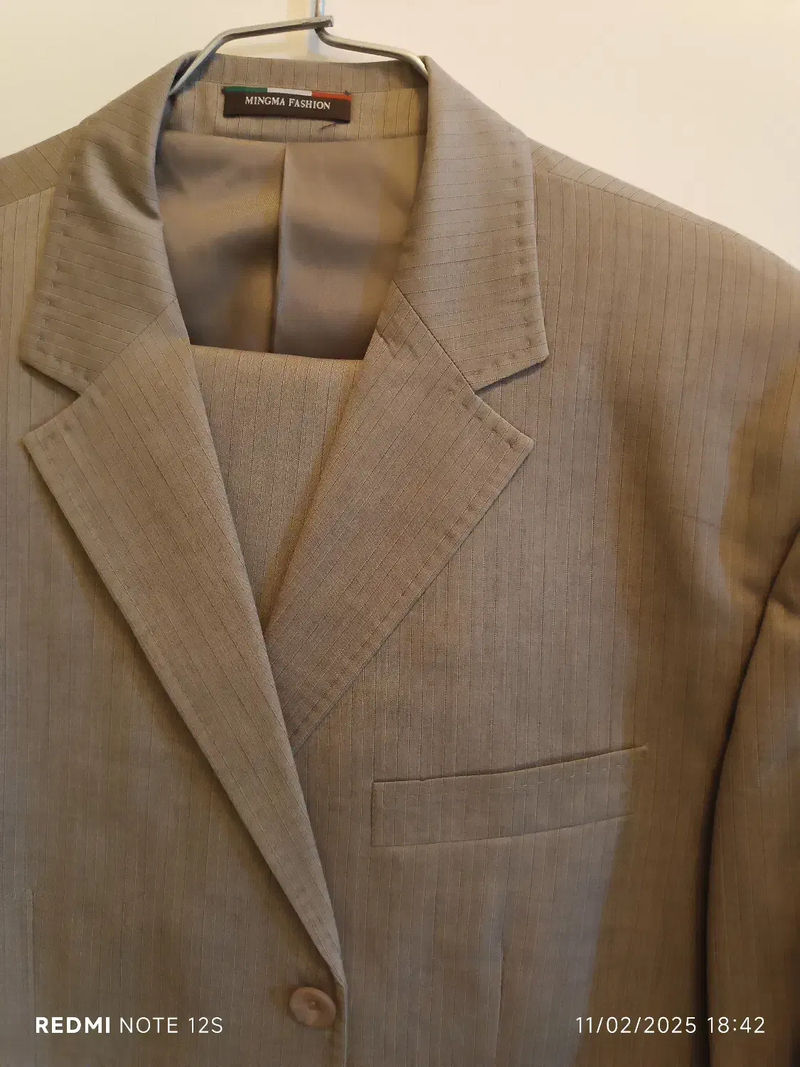 کت و شلوار برند کرم خط دار|لباس|جهرم, |دیوار