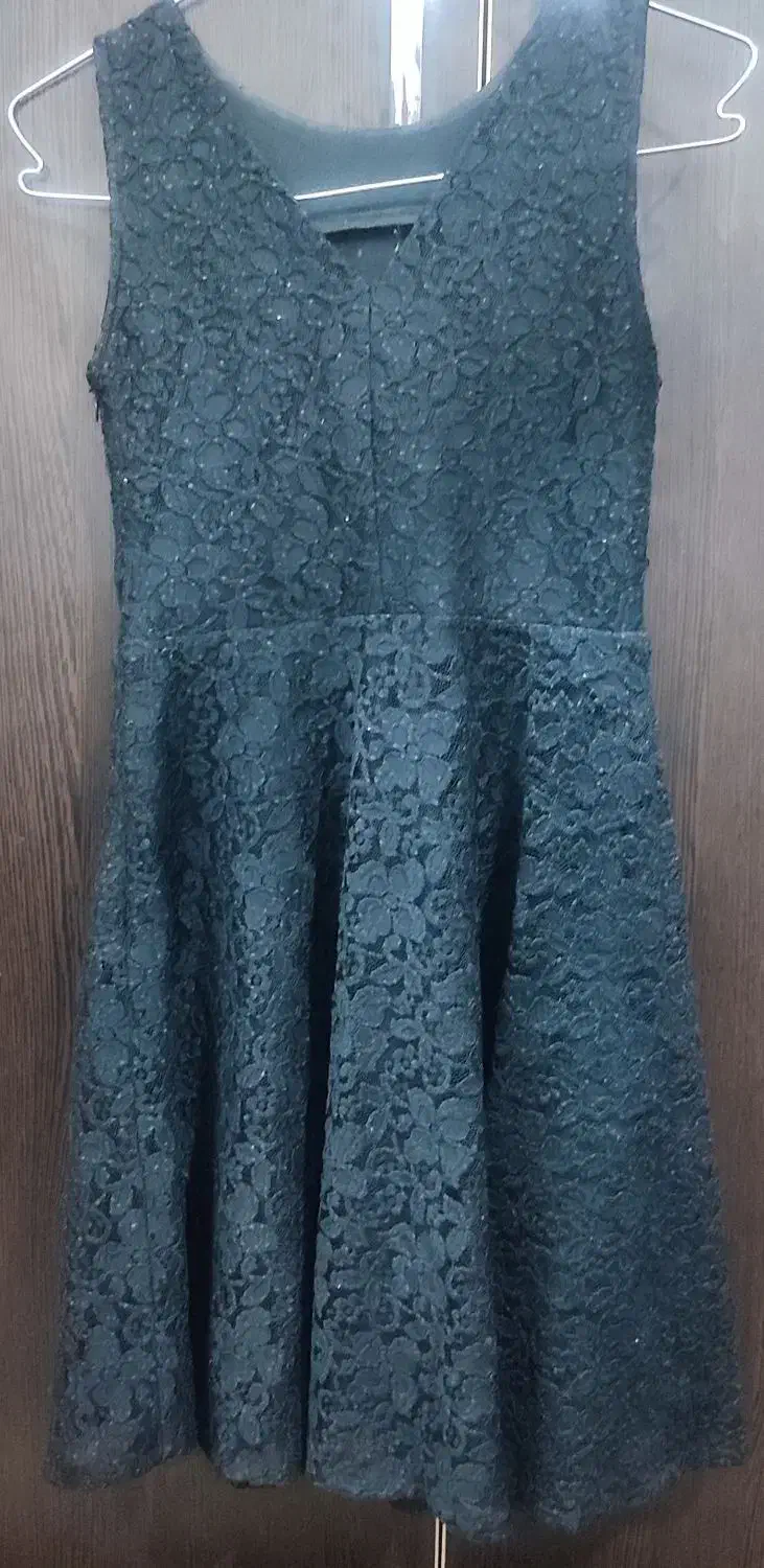 لباس مجلسی|لباس|صحنه, |دیوار