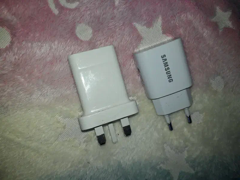 دو عدد شارژر سامسونگ و هواوی|لوازم جانبی موبایل و تبلت|گنبد کاووس, |دیوار