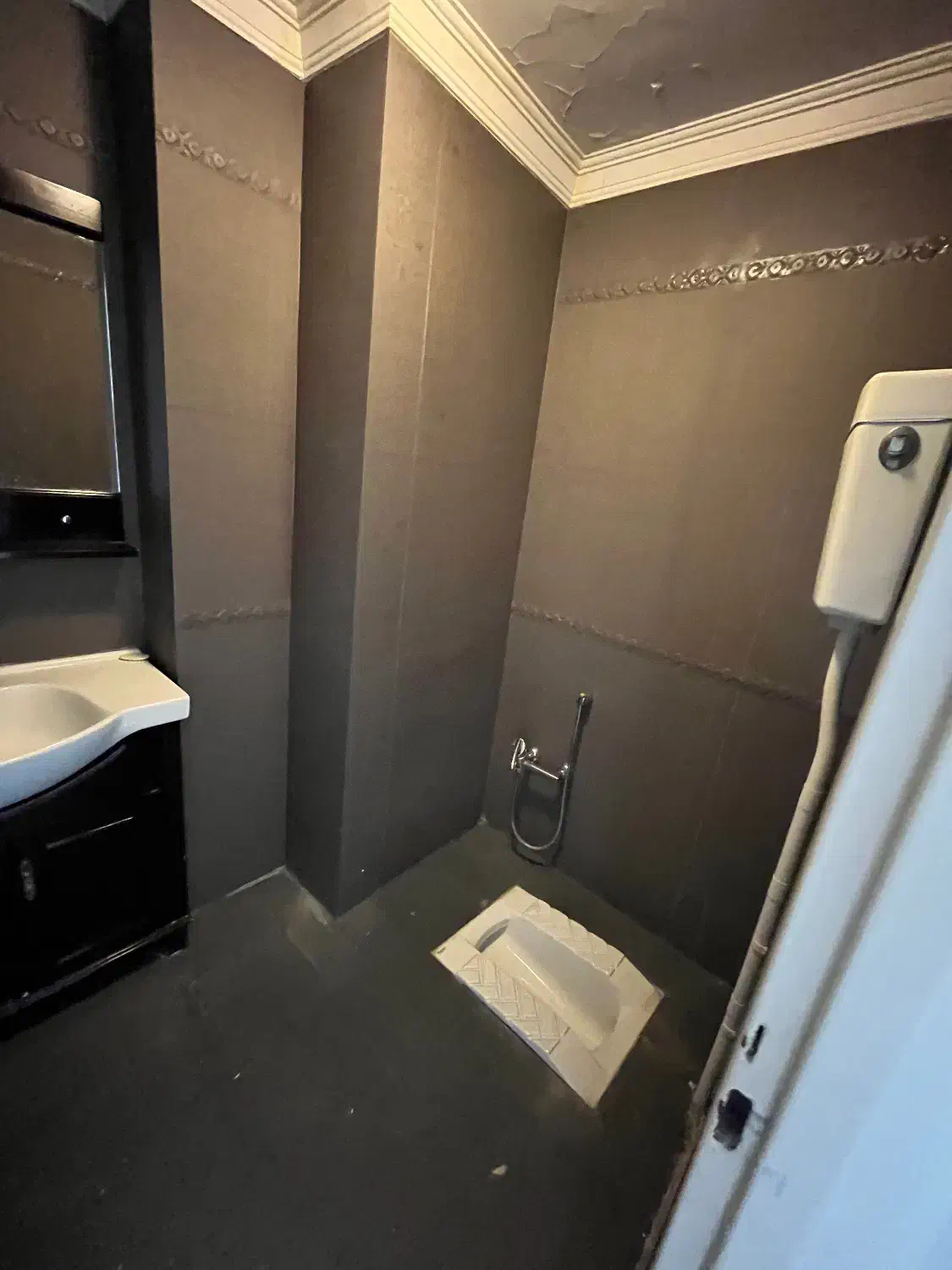 ۲۱۵متر زعفرانیه*دید تهران*خوش نقشه*تراس چیدمان