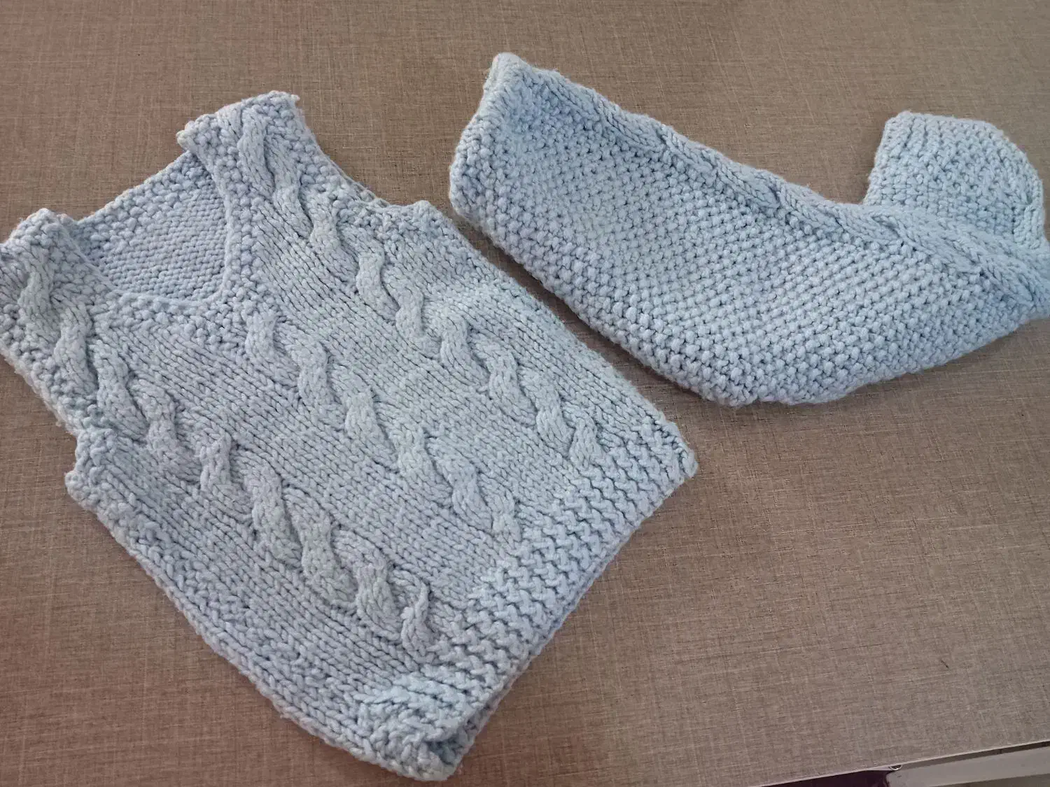 سویشرت بچهگانه درحد نو|کفش و لباس بچه|گلبهار, شهر جدید گلبهار|دیوار