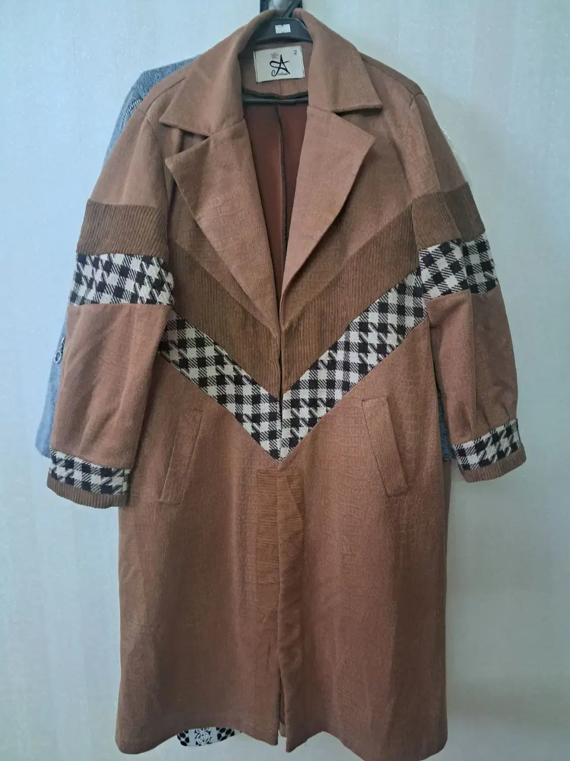 پالتو و مانتو قیمت مناسب|لباس|بروجرد, |دیوار