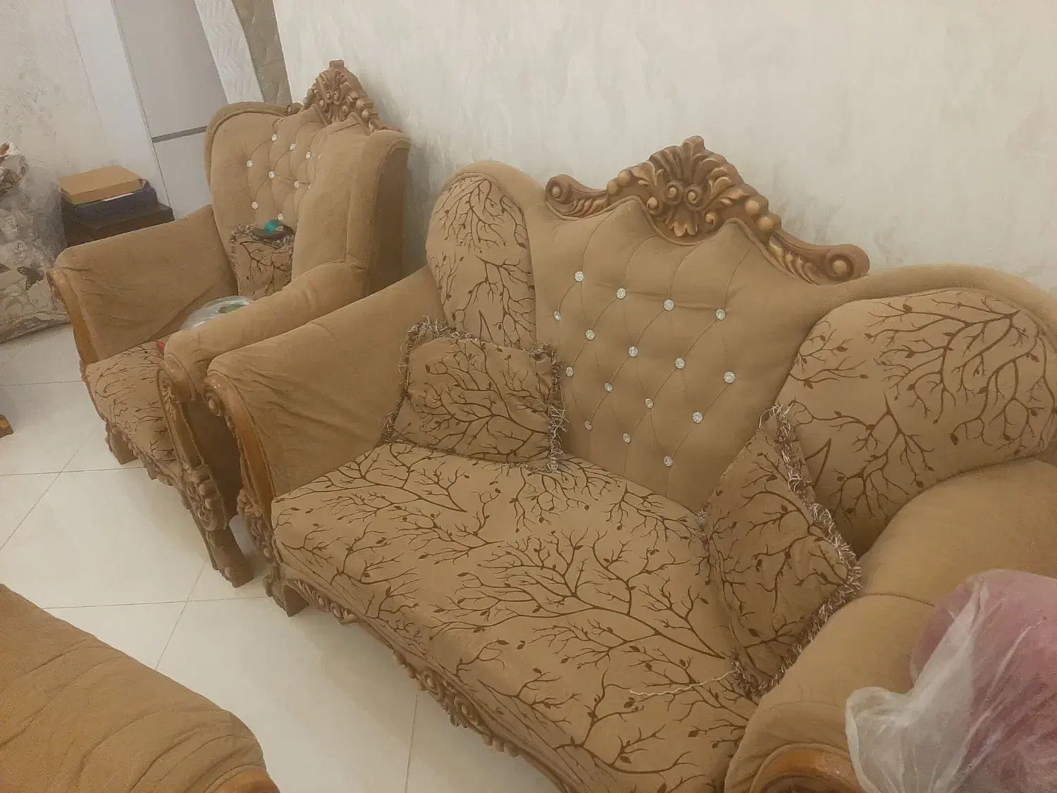 مبل ۷ نفره شیک و تمیز|مبلمان خانگی و میز عسلی|ری, حمزه‌آباد|دیوار