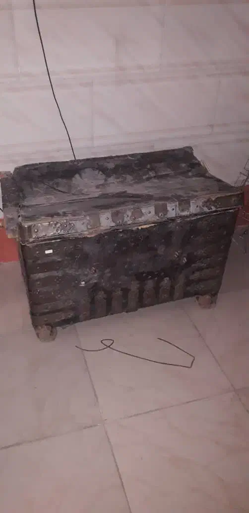 صندوقچه روسی کهنه بی نظیر با رویه چرم|صنایع دستی و سایر لوازم تزئینی|تهران, چیتگر شمالی|دیوار