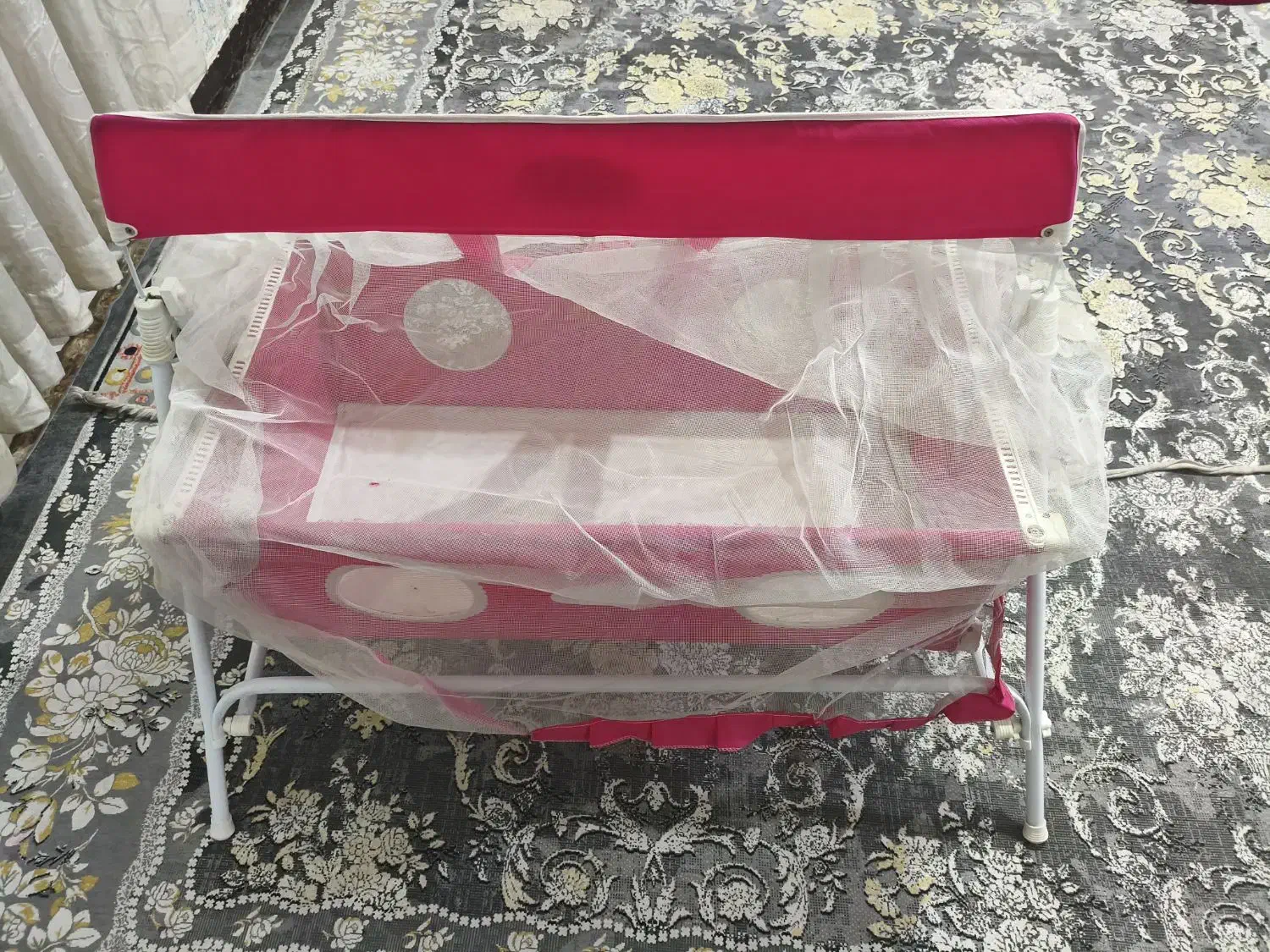 گهواره نوزاد و کودک|تخت و صندلی بچه|زاهدان, |دیوار